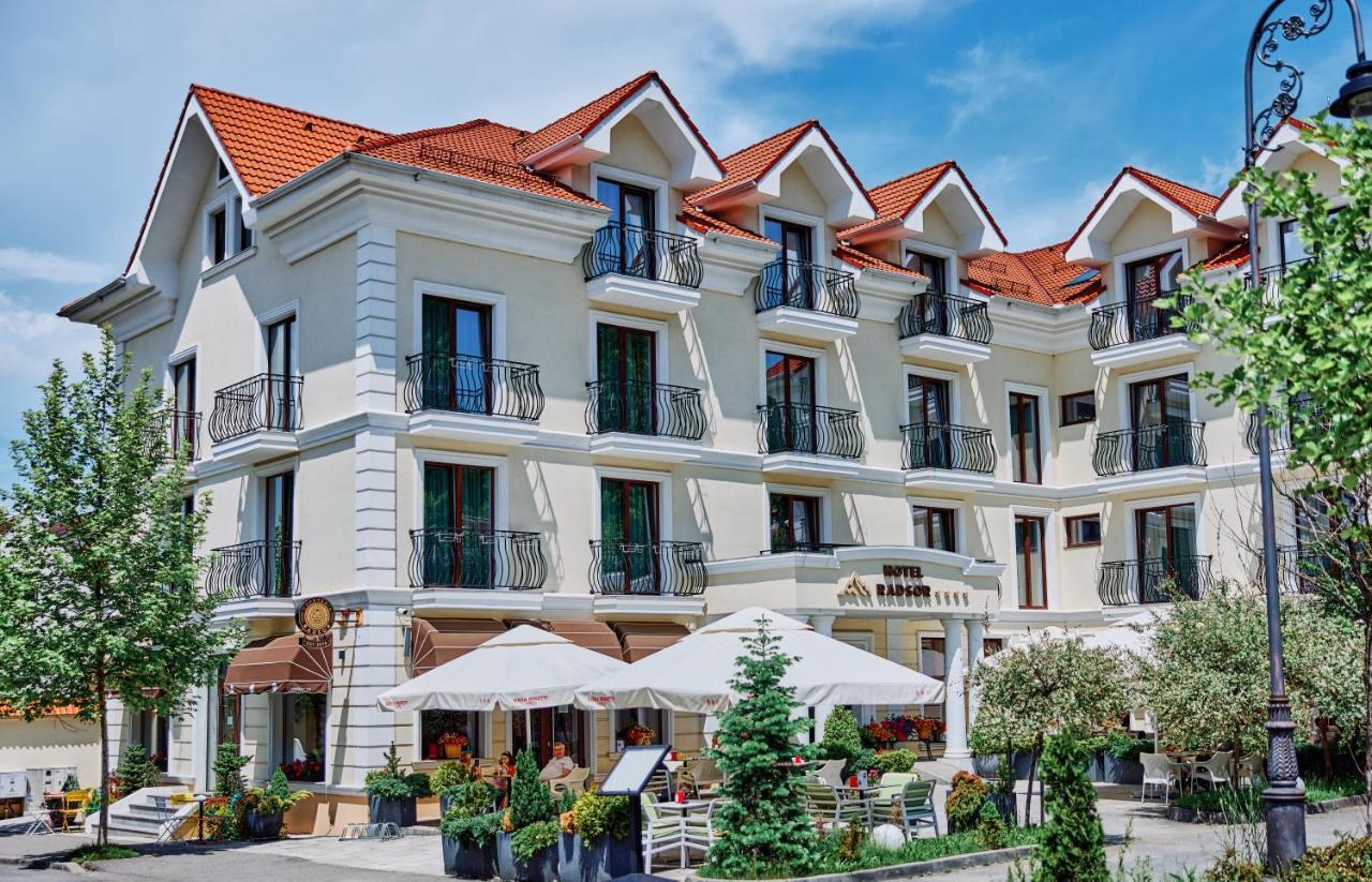 Radsor Hotel Rîşnov Екстериор снимка